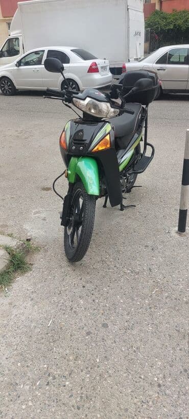 moon af: Moon - moped — 4