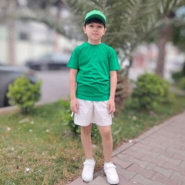 детские спортивные костюмы с принтом: Rengli T-shirt 👕 rəngli kepka 
rəngli futbolka 
3-14 yaş — 1