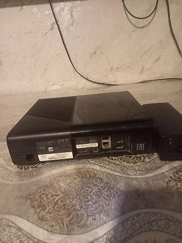 Xbox 360 Slim oyun konsolu Komplekt: - Xbox 360 Slim konsolu (qara — 1