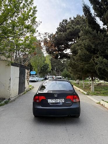 lifan breez 520 2011: Honda Civic: 1.3 l | 2007 il Sedan — 3