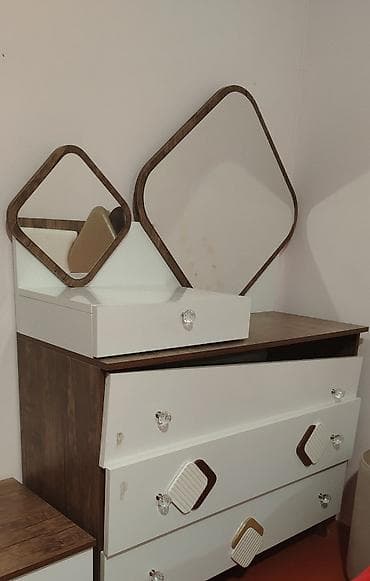 demir carpayi: 2ci əl Yataq otağı dəsti. Sirmede problem var birdə taxta dəmir — 2