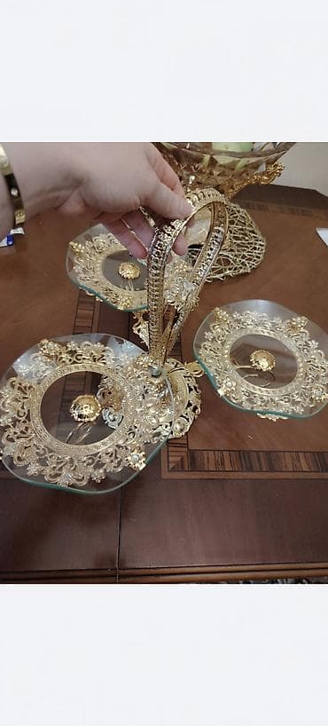 Tort və şiriniyyat qabı, rəng - Qızılı, Şüşə