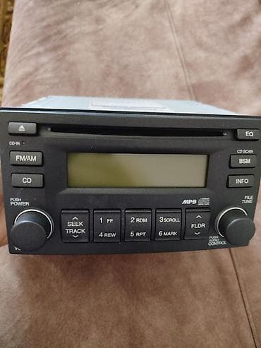 Avtomobil maqnitofonu – orijinal panel tipli CD/MP3 pleyer