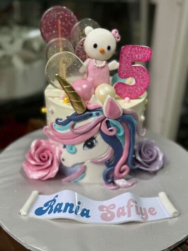 Торты: Təzə bişmiş qat-qat xəmirdən hazırlanan şirin bulkalar/səməni — 2