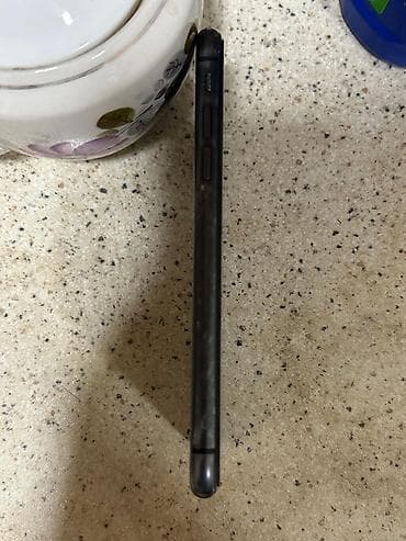 philips xenium w8500: IPhone 11, 64 GB, Qara, Face ID — 4