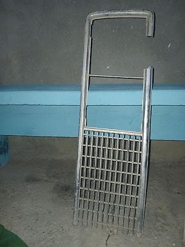 190 radiator: Məhsul: Avtomobilin ön radiator barmaqlığı (cüt hissə) Təsvir: - — 1