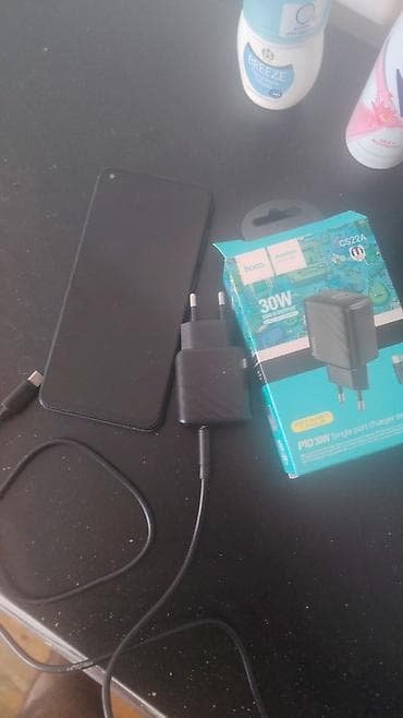 redimi 9: Xiaomi Redmi smartfon - Model: Redmi (arxa hissədə “Redmi” loqosu — 3