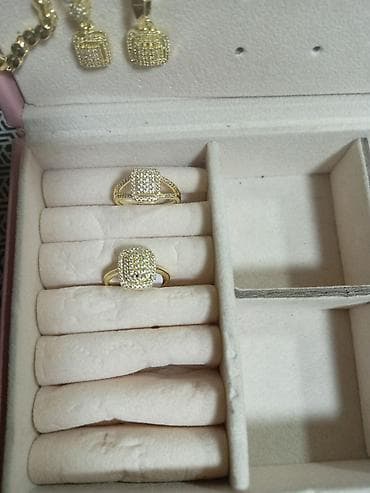 zerger: Zərgərlik qabı – çox bölməli, qapaqlı, çəhrayı - Material: xarici — 6