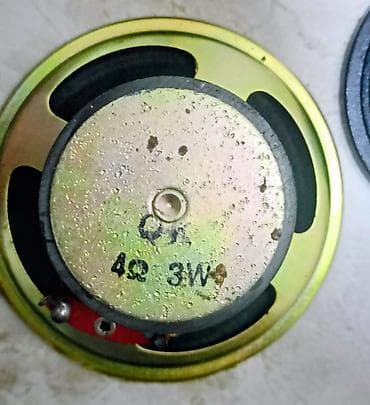 kalonka mahni: Müxtəlif ölçülü dinamiklər dəsti Tərkib: - 1 ədəd orta/bas dinamik — 4