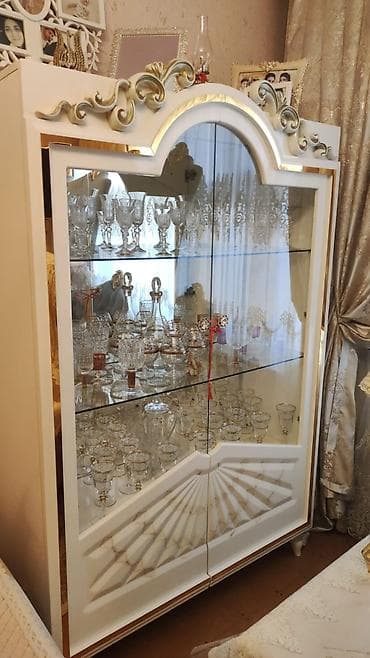 stol balaca: Masa və oturacaqlar — 1