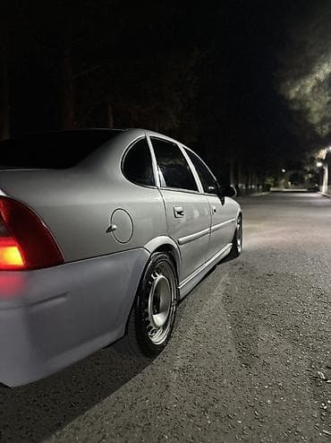 sprinter disk: Satılır: Sedan tipli minik avtomobili - Korpus: 4 qapılı sedan — 8