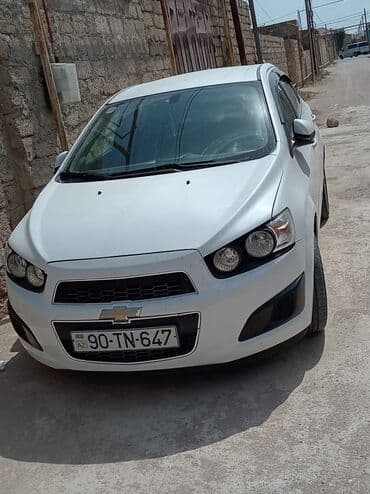 4 goz maşını: Chevrolet Aveo: 1.4 l | 2015 il 140000 km Sedan — 1