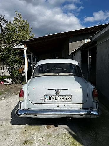 e39 radiator: GAZ-21 Volqa, klassik sovet sedanı Xüsusiyyətlər: - Korpus: 4 qapılı — 3