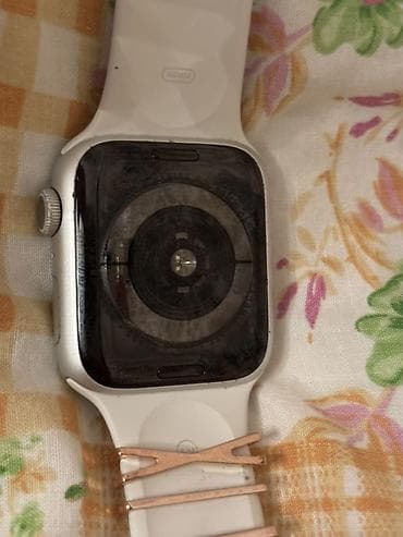 Мобильные телефоны и аксессуары: Apple Watch 5 series 44mm Qutusu var, adapteri, üstündə 3 ədəd — 2