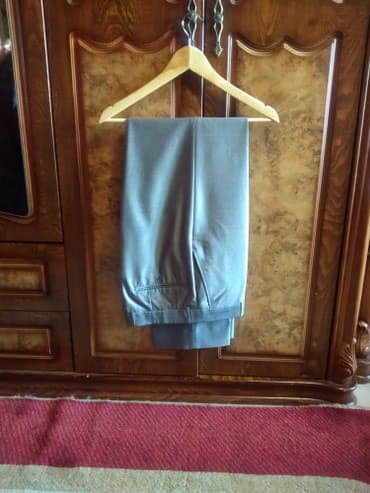 kişi ucun klassik qara kostyum: Pencək əla vəziyyətdə,alt və üstü,üstündə də qalstuk hədiyyə,özünüz — 3