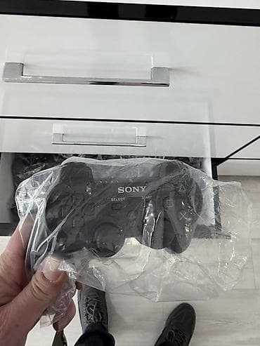 sony cyber shot: Qiymet 50-100araligi sayda olduxda kecerlidi.az sayda olduxda 13AZN — 4