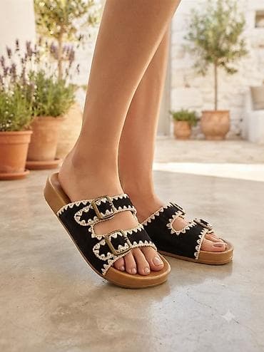Basanoşka və səndəllər: Qadın üçün rahat slip-on sandal - Dizayn: İki qayışlı model — 1
