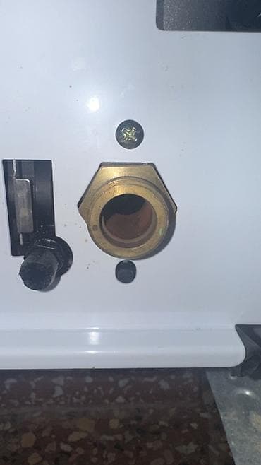 iphone ucuz qiymete: Salam Cemi 6ay istifade olunub zamenet kagizinda qeyd olunub ustunde — 3