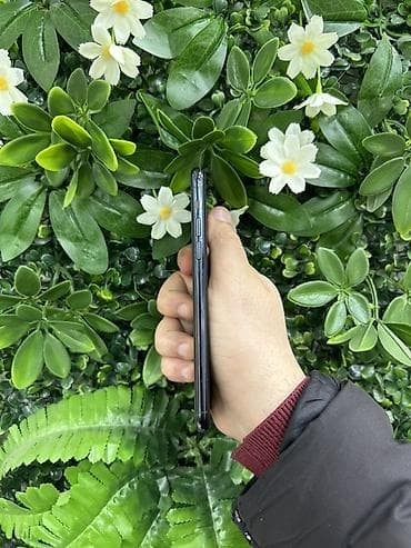 tel halva: IPhone 11 Pro Max, 64 GB, Matte Midnight Green — 2