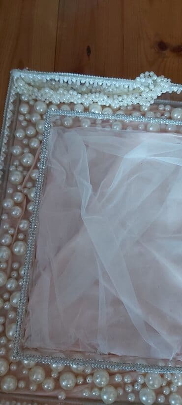 ən gözəl hədiyyələr: Bol Mirvari ile incə işlenmiş Xonca. Bu zərif bəzəkli hədiyyə Xoncasi — 4