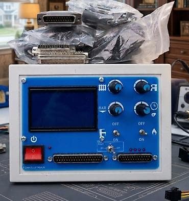 Sənaye idarəetmə və test bloku - Ön paneldə böyük LCD ekran –