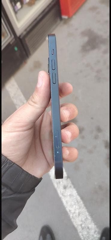 telefin: IPhone 12, Qara, Face ID — 3