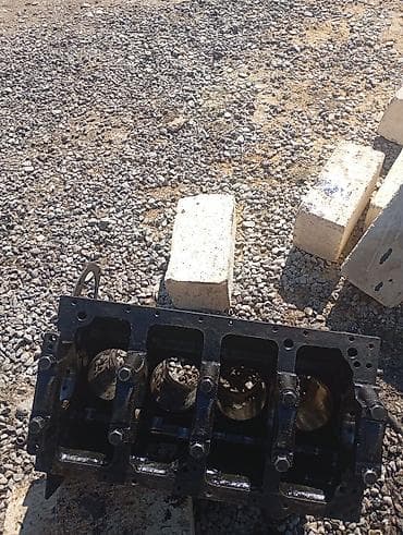 ucuz ventilyator: Məhsul: Dörd silindrli mühərrik bloku Təsvir: - Döküm dəmir korpuslu — 2