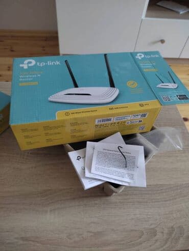 Модемы и сетевое оборудование: Modem/router qutuları. İkisi bir yerdə 5 manat. Birinin məhfəzi/içliyi — 1