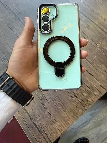 hisense smart tv: S24FE 256 yaddas 8 ram cox idyal vezyet — 2