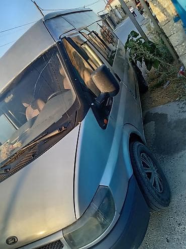 mersedes qapi: Ford Transit: 0.2 l | 2000 il 430787 km Van body type — 7