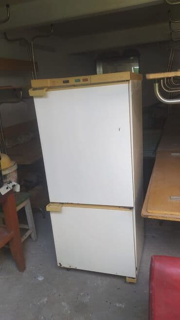 soyuducu anbar satilir: Məhsul: İki qapılı məişət soyuducusu (üstü soyutma bölməsi, aşağıda — 3