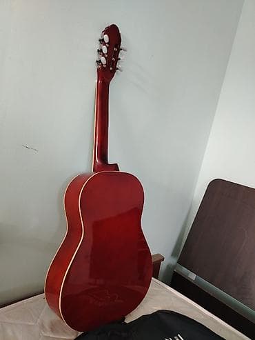 gitara klasik: Salam, gitara çox yaxşı vəziyyətdədir, heç bir problemi yoxdu təzə — 4