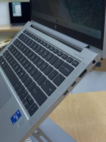 BYD: HP EliteBook noutbuk Texniki xüsusiyyətlər: - Ekran: 14" (təxmini) — 3