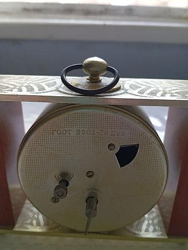 saad: Məhsul: Mexaniki masa saatı (Sovet istehsalı, GOST 3309‑75) Təsvir: - — 4