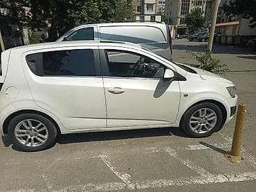 Avtomobil satışı: Chevrolet Aveo hatchback – ağ rəng - Kuzov: 5 qapılı hatchback, ağ — 5