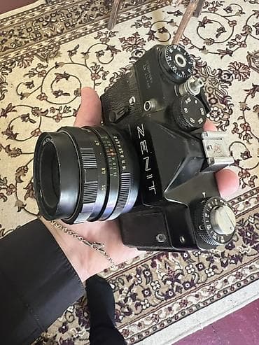 Zenit TTL 35mm plyonka fotoaparatı - Ob’yektiv: Helios‑44M 58mm f/2