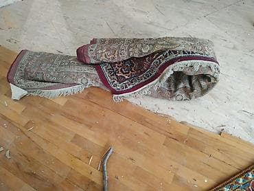 Qırmızı əsaslı klassik naxışlı xalça - Ölçü: təxminən orta ölçü lalafo.az -da Qırmızı əsaslı klassik naxışlı xalça - Ölçü: təxminən orta ölçü