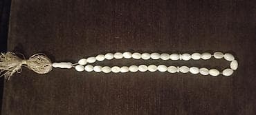 Ağ rəngli təsbeh - Material: hamar, parlaq səthli ağ boncuklar