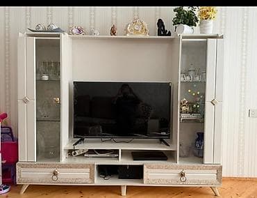 S afa. TV stend satılır 180 manata. Yeni kimidı
Corat*AFA 93688