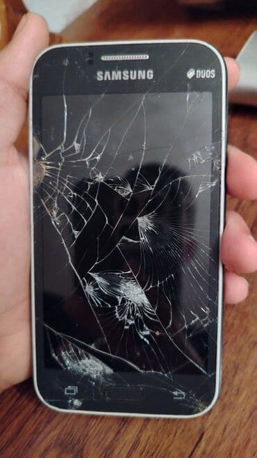 islenmis kalonka satisi: IPhone 6, 32 GB, Natural Titanium, Barmaq izi, Face ID — 9