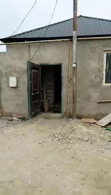 oba mtk ev satilir: Satılır: kiçik həyətyanı sahəsi olan təkmərtəbəli yarımçıq tikili — 10