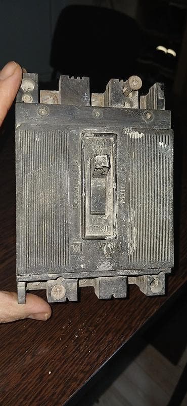 2 reqem tortu: Digər brend Elektrik avtomat, 3 faza — 1