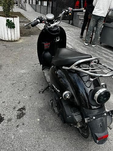 skuterlərin satışı: Mopet 80 kub 60.70 gedir ideal vəziyyətdə az bezin icir çox rahat — 1