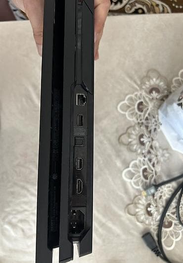 Video oyunlar və konsollar: PlayStation 4 Pro 1TB / İdeal Vəziyyətdə / 2 Təzə Pult + 15 Populyar — 4