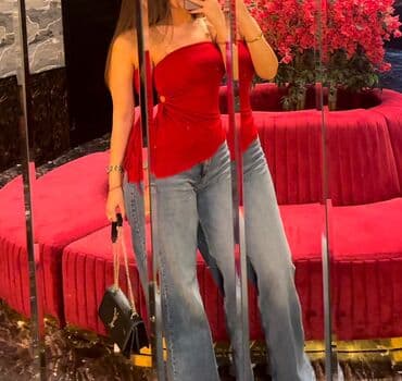 Qırmızı strapless top(bluz) - Model: Strapless kəsimlə - Parça lalafo.az -da Qırmızı strapless top(bluz) - Model: Strapless kəsimlə - Parça