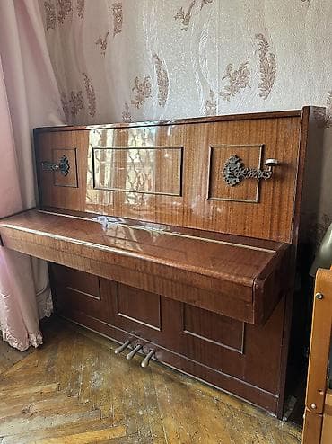 gitara satilir: Piano, Akustik — 2