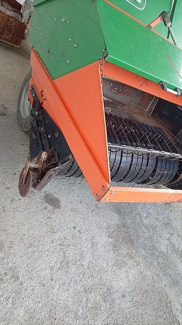 uaz 3303 satisi: Karataş kvadrat bağlama presi (saman-ot presi) - Traktora qoşulan — 1