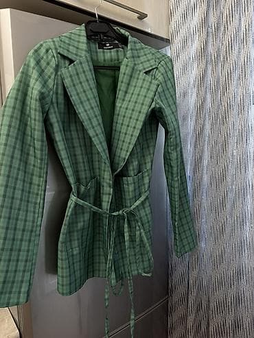 Yaşıl rəngli, xəzəl dama deseni olan qadın blazer. - Klassik yaka və