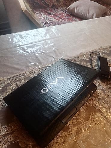 cihazlar: Sony VAIO noutbuk - Ekran: 14" (parlaq panel) - Korpus: qara — 1