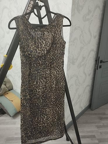 göy donlar: Her biri 10 azndi Qadın paltoları dəsti 1) Leopard naxışlı şifon — 2